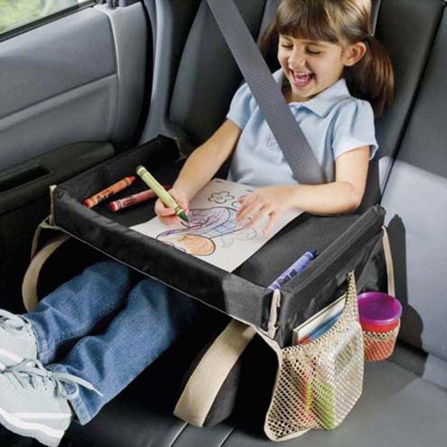 Bandeja de Viagem para Crianças — Prática e Divertida no Carro