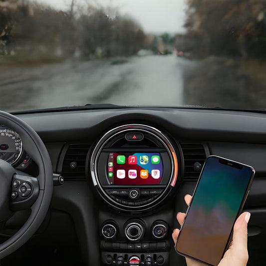 Sistema Multimediale Auto – Connessione Senza Fili e Controllo Vocale 