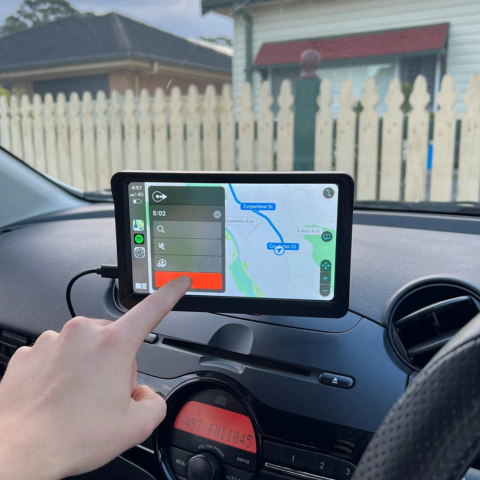 Sistema multimédia para automóvel - ecrã HD e CarPlay sem fios